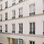 Aya - 1 chambre à Invalides